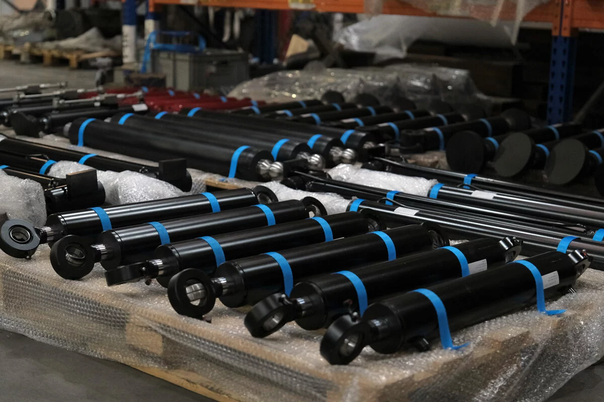 Гидроцилиндр ЦГ-125.80х900.11-02